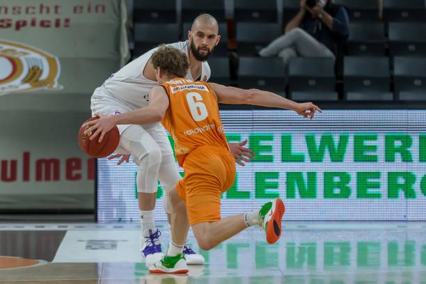 前约为15 前约为15